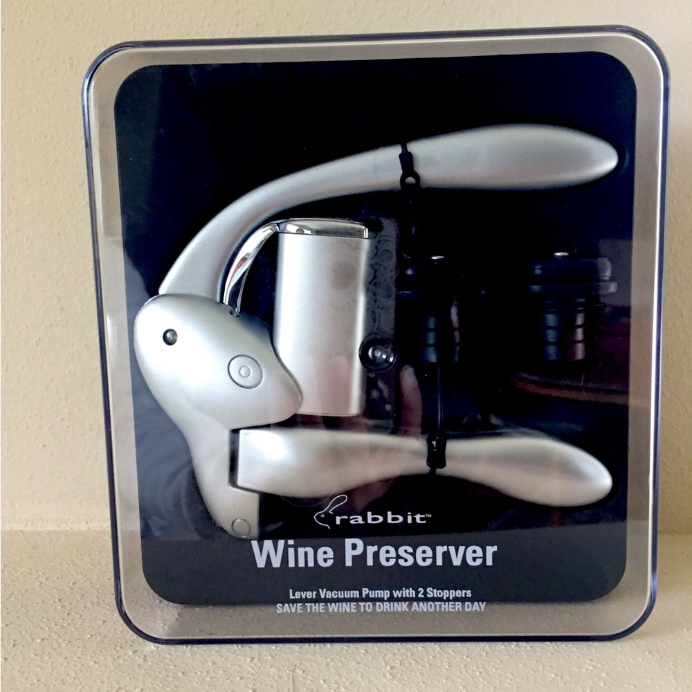 Rabbit wine preserver
